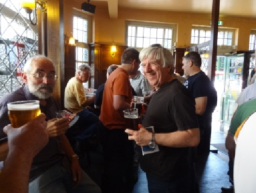 02-2pintsPeter-DSC02325 02-2pintsPeter-DSC02325